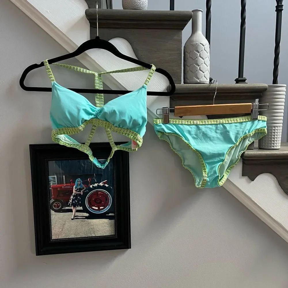 Victoria’s Secret Light Blue & Green Ribbon & Crochet 2 Pc. Swimsuit sz M